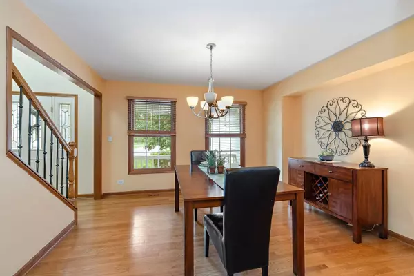 7213 Deerwood TRL, Mchenry, IL 60050