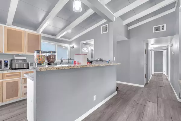 5213 E Clay Avenue, Fresno, CA 93727