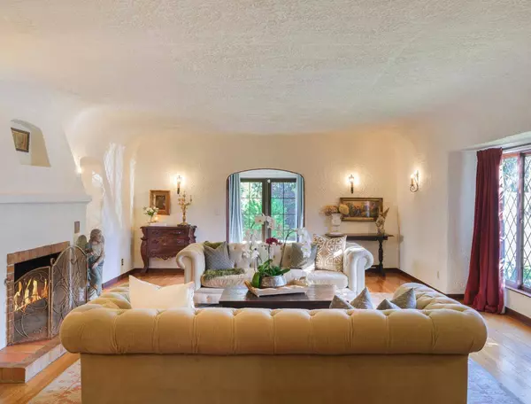 703 Ocean AVE, Monterey, CA 93940