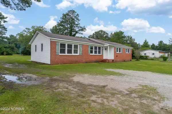244 Old 30 Road, Jacksonville, NC 28546