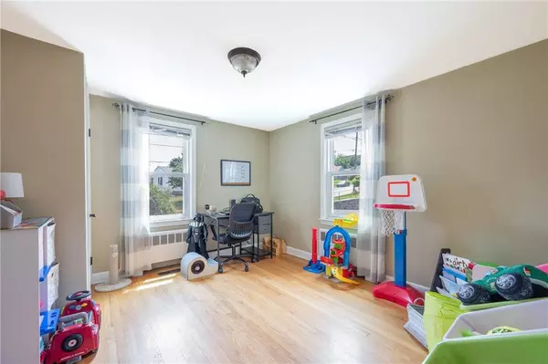 59 Westfield DR, Cranston, RI 02920