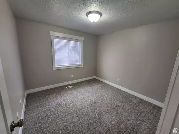 4573 W LONG LEAF DR, West Jordan, UT 84088