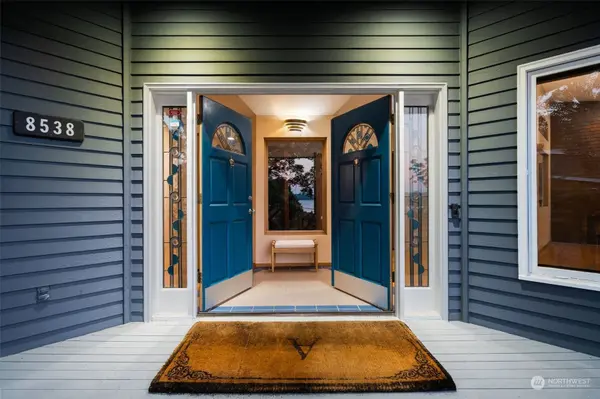 8538 NE Juanita DR, Kirkland, WA 98034