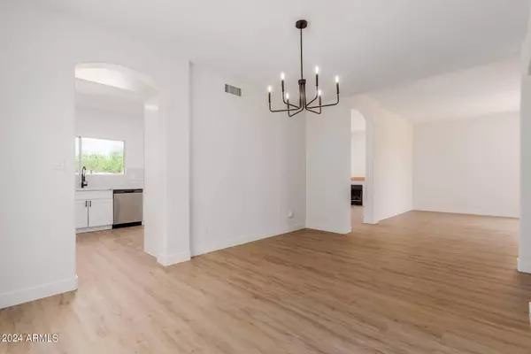 281 N BROOKSIDE Street, Chandler, AZ 85225