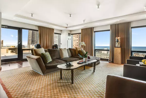 100 E Huron ST #4002, Chicago, IL 60611