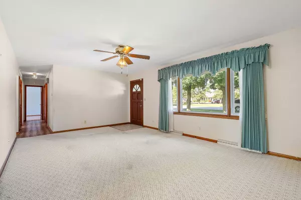 200 Kingston DR, New Lenox, IL 60451