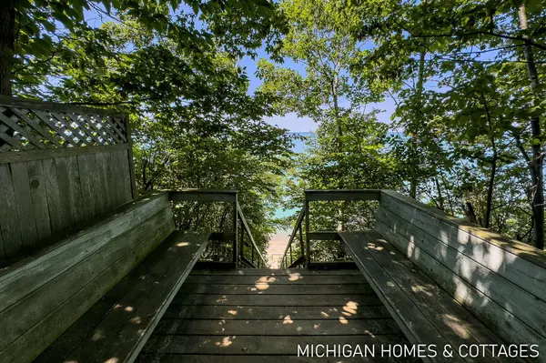 1448 71st Street, Fennville, MI 49408