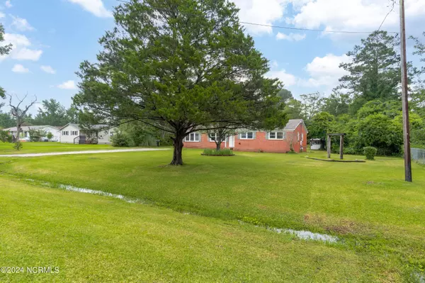 244 Old 30 Road, Jacksonville, NC 28546