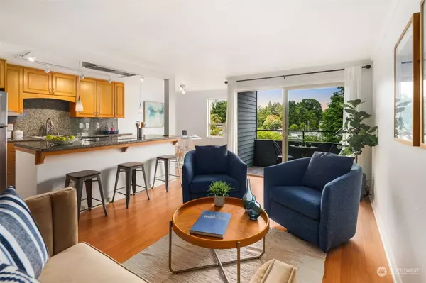 3200 W Commodore WAY #106, Seattle, WA 98199