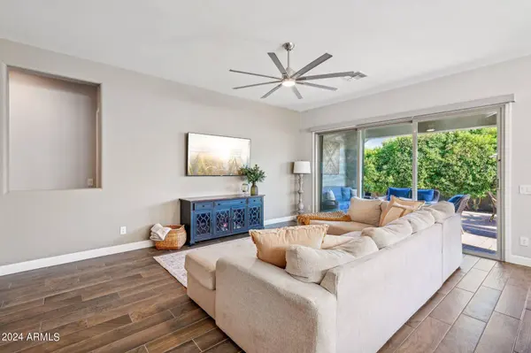 1909 W YEARLING Road, Phoenix, AZ 85085