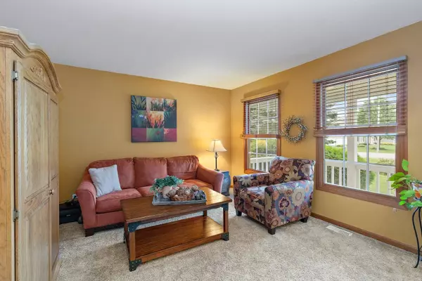 7213 Deerwood TRL, Mchenry, IL 60050