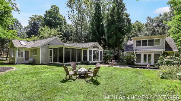 1448 71st Street, Fennville, MI 49408