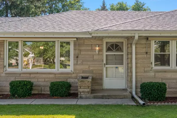 200 Kingston DR, New Lenox, IL 60451