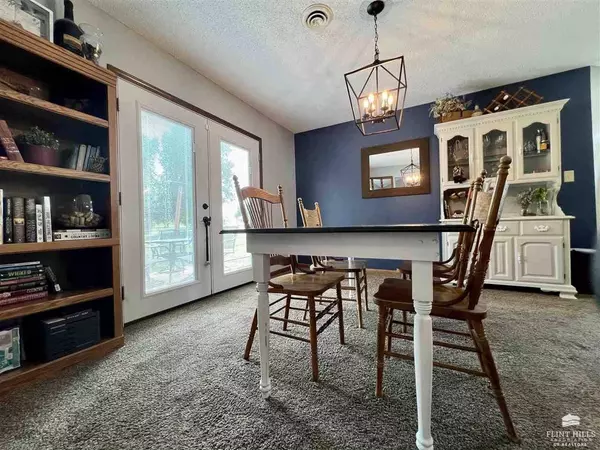 2494 Brookfield DR, Manhattan, KS 66503