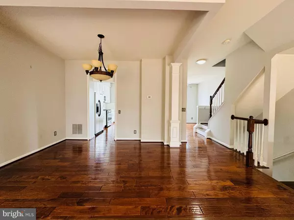 45627 WATERLOO STATION SQ, Sterling, VA 20166