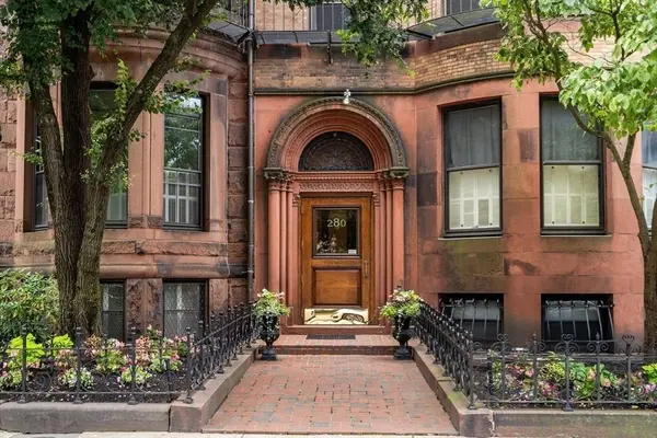 280 Commonwealth Ave #406, Boston, MA 02116