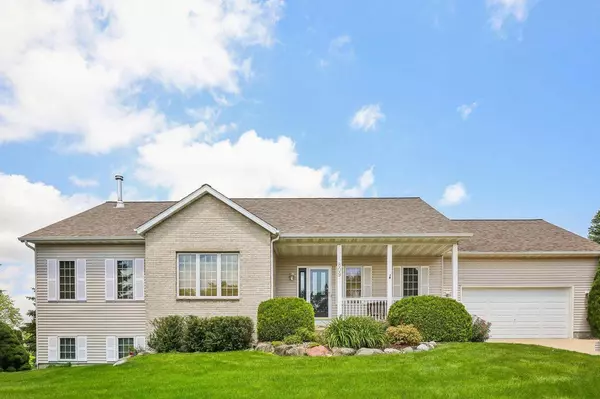 809 Lexington Drive, Waunakee, WI 53597