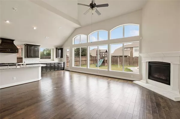 900 Marietta Lane, Aubrey, TX 76227