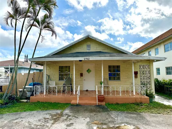 2742 Pierce St, Hollywood, FL 33020