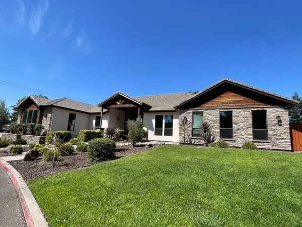 6871 Grant Ave, Carmichael, CA 95608