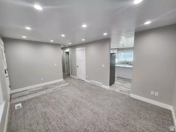 4573 W LONG LEAF DR, West Jordan, UT 84088