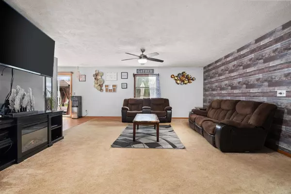 1307 Commonwealth Drive, Fort Atkinson, WI 53538