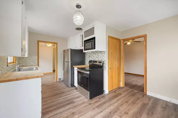 1459 Schletti ST, Saint Paul, MN 55117