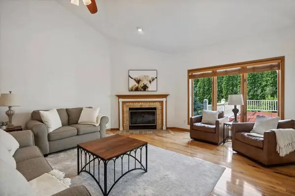 809 Lexington Drive, Waunakee, WI 53597