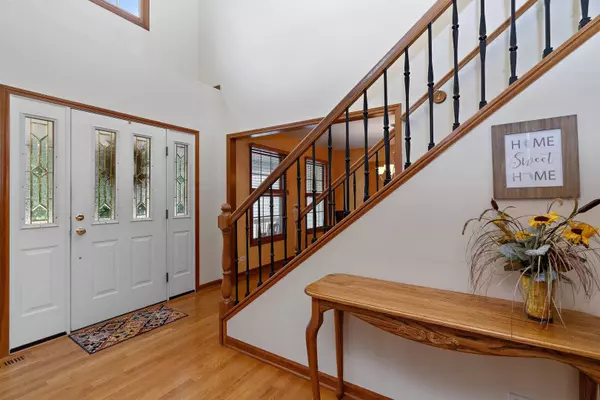 7213 Deerwood TRL, Mchenry, IL 60050