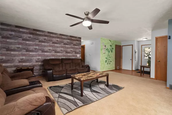 1307 Commonwealth Drive, Fort Atkinson, WI 53538