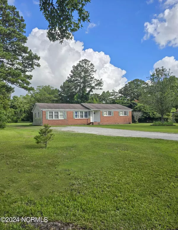 244 Old 30 Road, Jacksonville, NC 28546