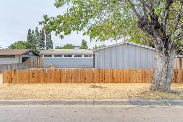 5213 E Clay Avenue, Fresno, CA 93727