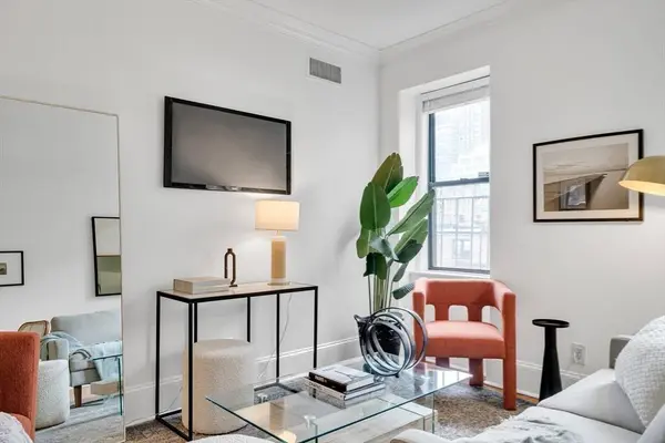 280 Commonwealth Ave #406, Boston, MA 02116