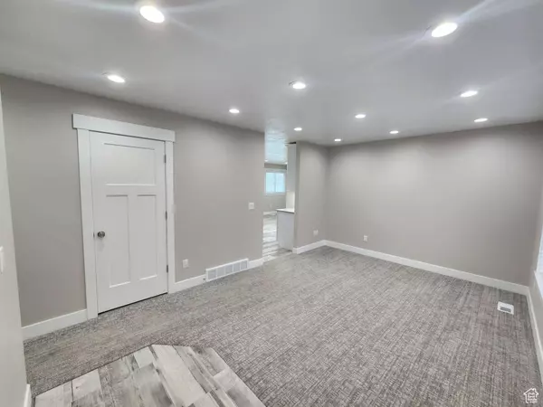 4573 W LONG LEAF DR, West Jordan, UT 84088