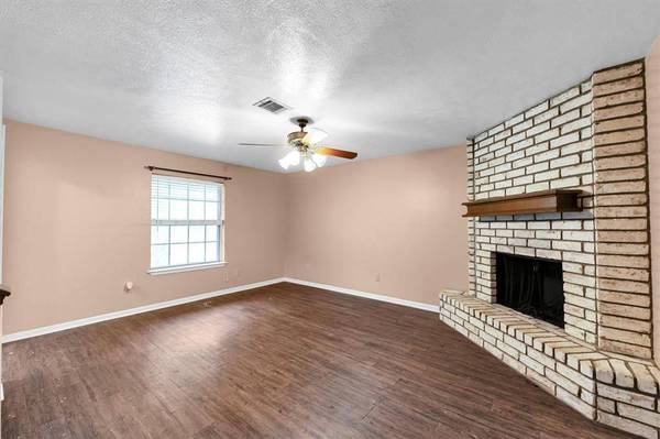 109 Magnolia WAY, Huntsville, TX 77320