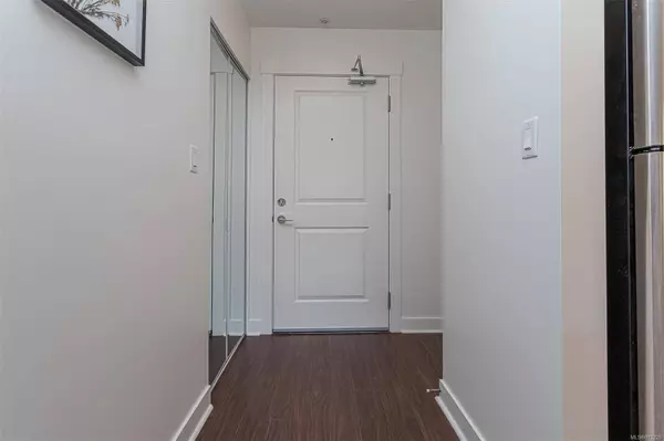 662 Goldstream Ave #213, Langford, BC V9B 2X8