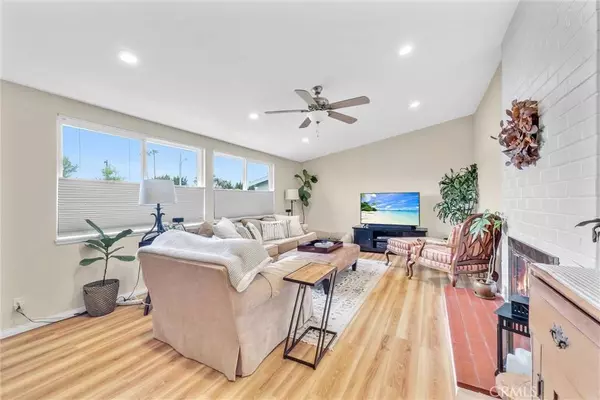 1714 Labrador DR, Costa Mesa, CA 92626