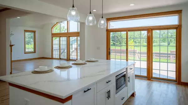 2820 Central RD, Glenview, IL 60025