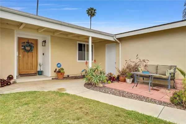 1714 Labrador DR, Costa Mesa, CA 92626