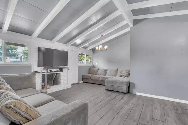 5213 E Clay Avenue, Fresno, CA 93727