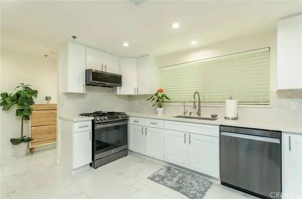 2706 Honolulu AVE #110, Montrose, CA 91020