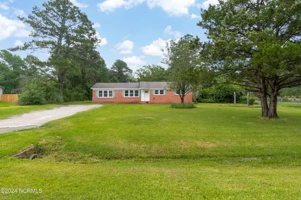 244 Old 30 Road, Jacksonville, NC 28546