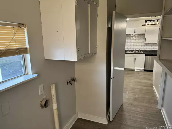 302 ANTONIO ST, Uvalde, TX 78801