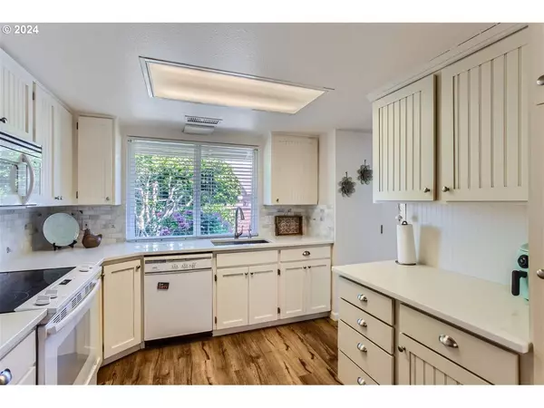 16855 SW 129TH AVE, Portland, OR 97224