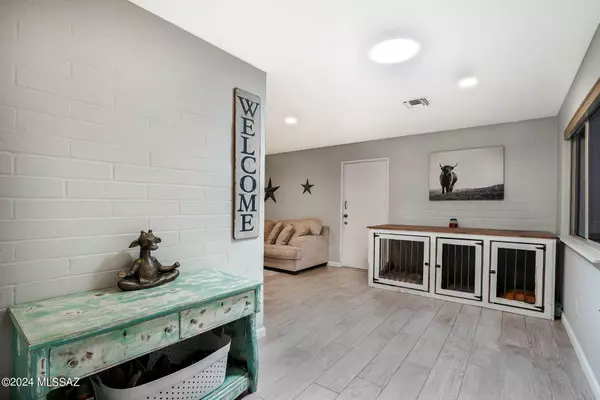 2493 N Mesquite Thicket Court, Tucson, AZ 85749