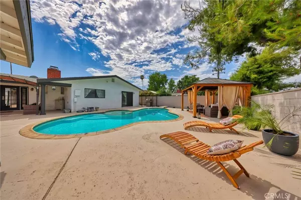 609 Hibiscus DR, Redlands, CA 92373