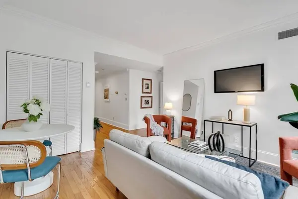 280 Commonwealth Ave #406, Boston, MA 02116