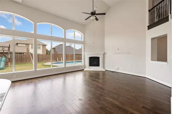 900 Marietta Lane, Aubrey, TX 76227