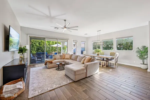 1909 W YEARLING Road, Phoenix, AZ 85085