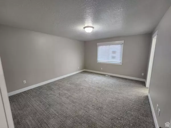 4573 W LONG LEAF DR, West Jordan, UT 84088